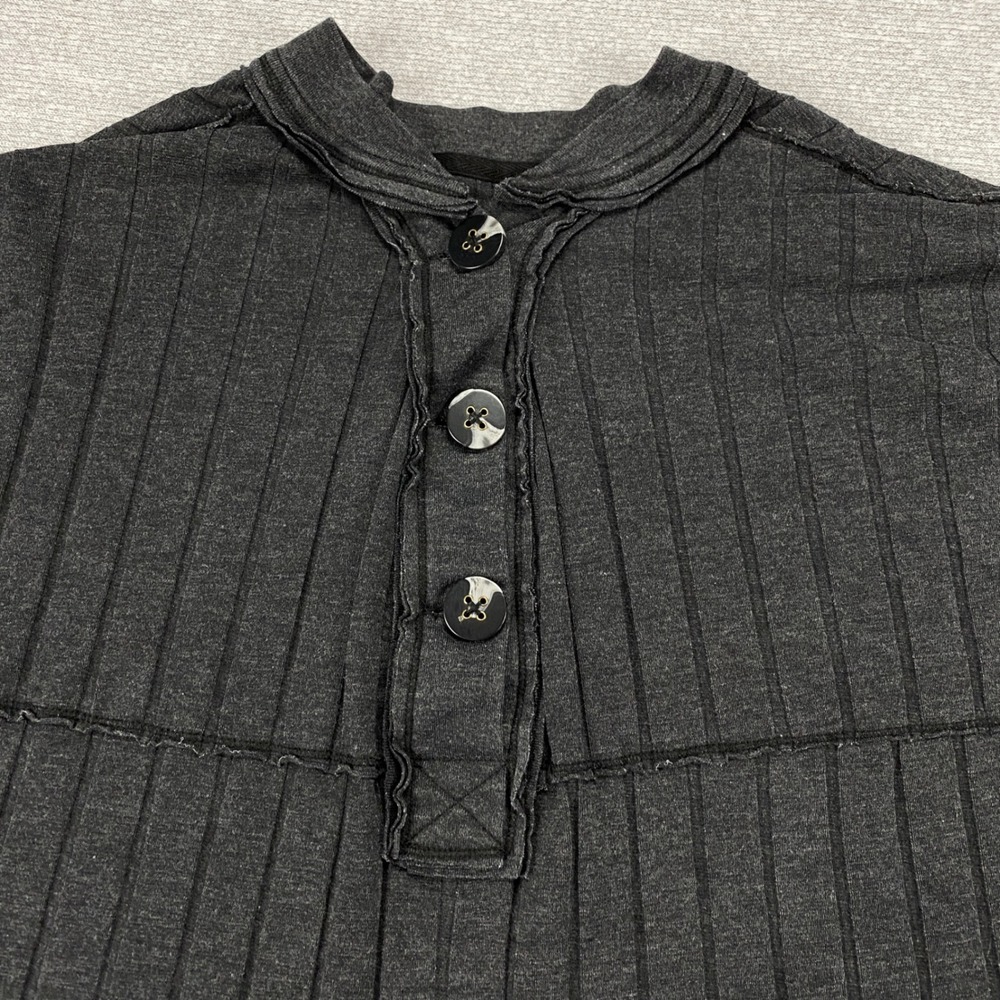 We The Free Free People Ribbed Henley‎ Top Gray Long Sleeve Boxy Small - Picture 7 of 8